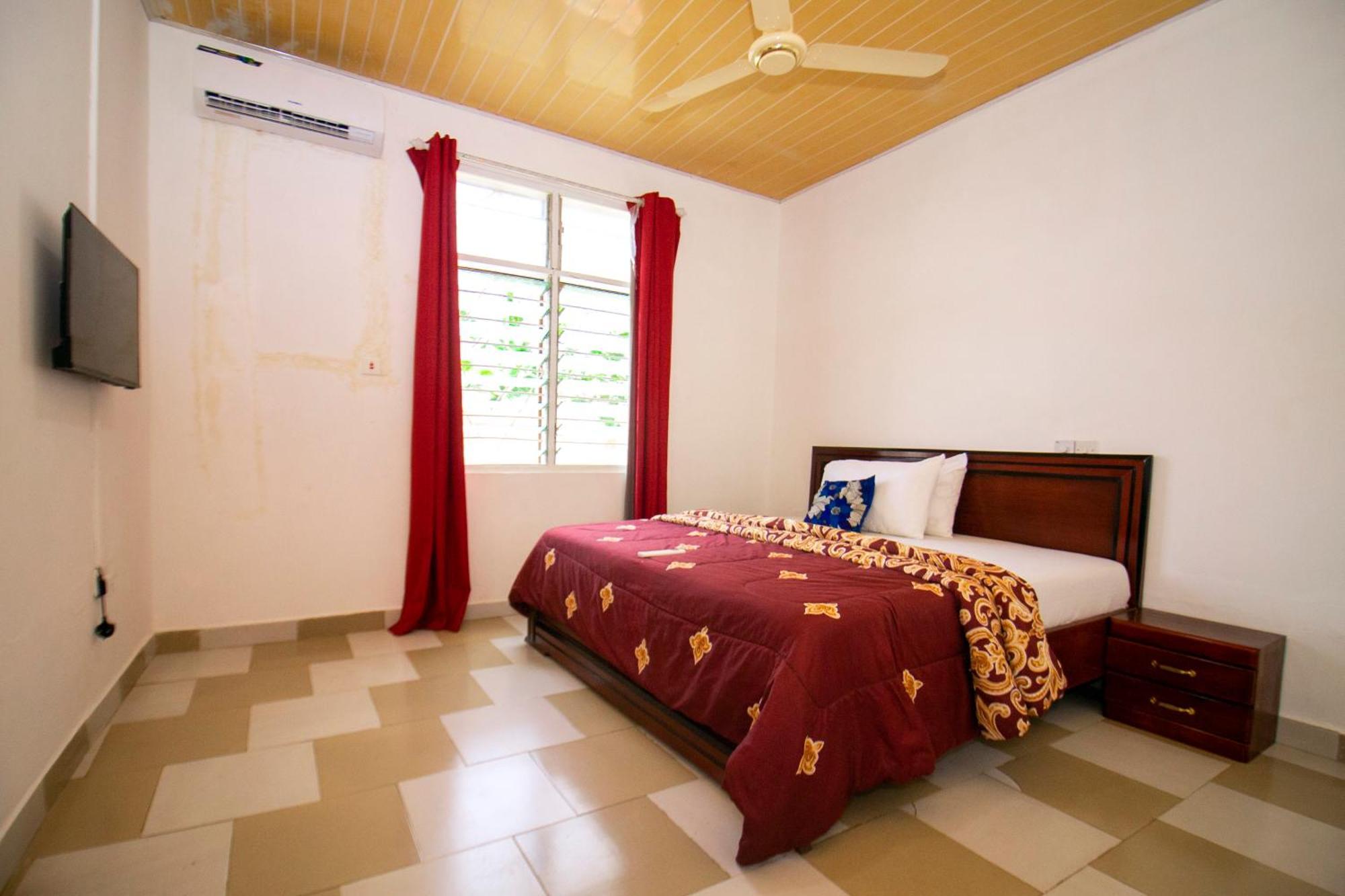 Indigo Cottage And Apartment คูมาซี ภายนอก รูปภาพ